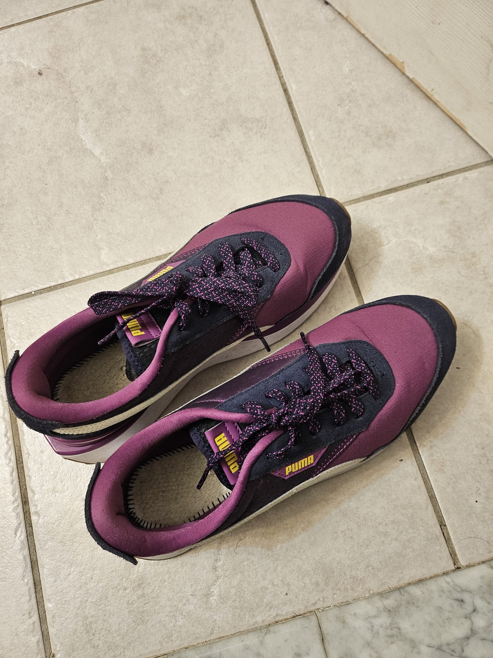 Puma Women's Purple and Black Low-Top Sneakers